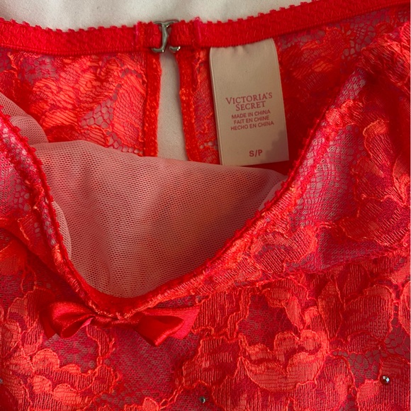 Victoria’s Secret Very Sexy Bra with Garter belt, Size 34C, orange & pink - Picture 5 of 8